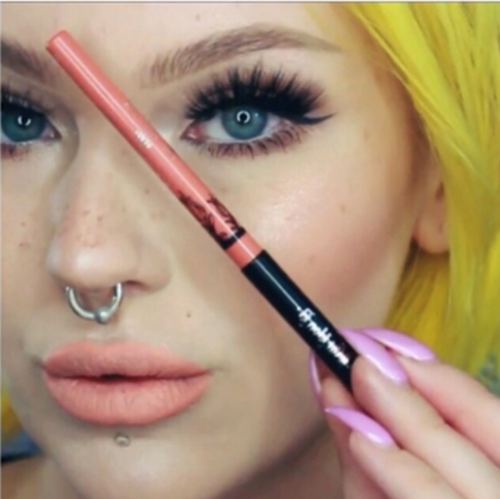 🧚‍♀️KEVVY  Kat Von D DISCONTINUED Everlasting Lipliner NWOBOX